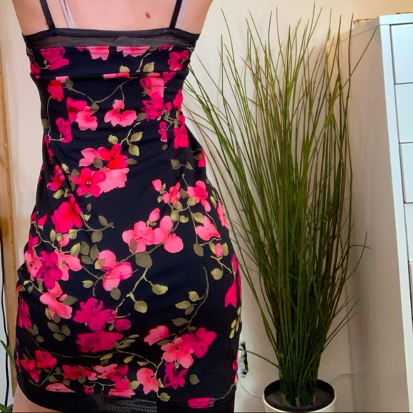 Vintage Floral Dress - Picture 3 of 3